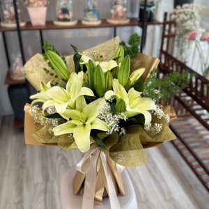 Golden Grace (FYLB-W1) Yellow Lily Bouquet