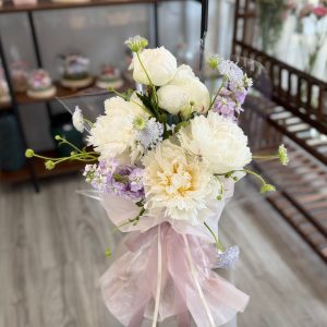 Peony Whisper (FB05-W1) 5 Stalks Peonies - FREE Delivery (12hrs Advance Order)