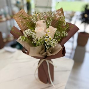 Rustic Petite Hand Bouquet (FB03-W1) 3 Stalks Cream Roses