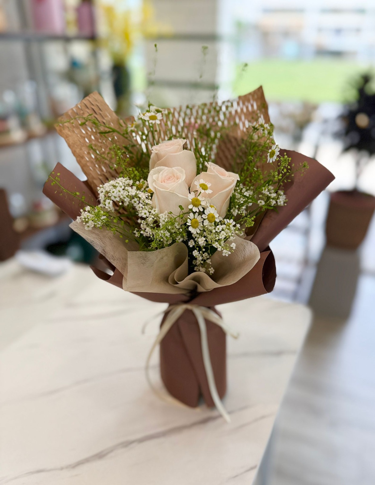Rustic Petite Hand Bouquet (FB03-W1) 3 Stalks Cream Roses