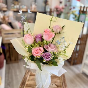 Sweet Daydream (FB07-W2) - 7 Stalks Mixed Rose Bouquet